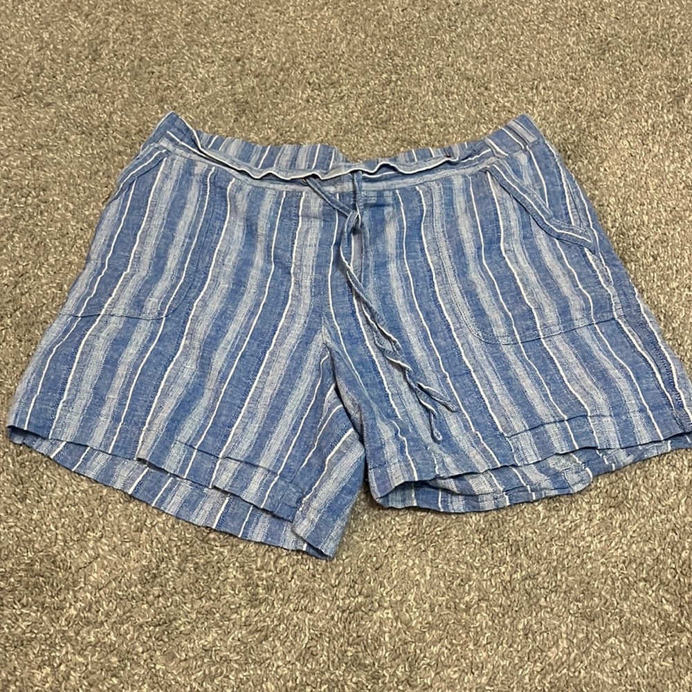 Talbots 14P linen shorts blue and white pattern